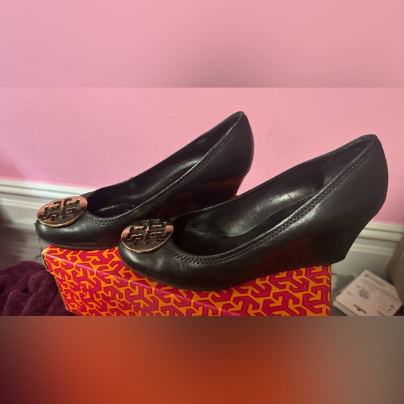 Tory Burch Sally wedge heels - Picture 2 of 10